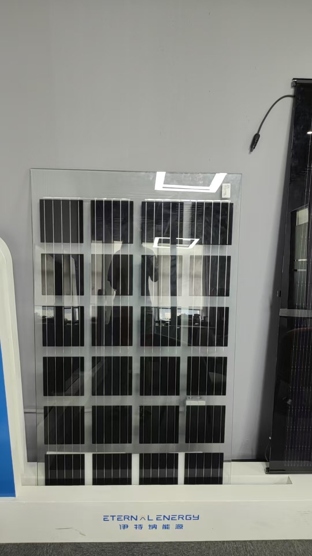 EM-N54M-240W 6X18 PANEL SOLAR TRANSPARENTE PA 8501.31.01 - Imagen 2