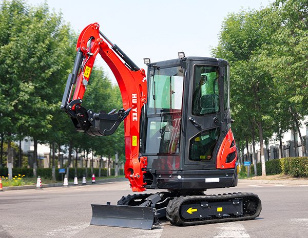 HY25U MINI EXCAVATOR 2.5T KUBOTA D1105 CABINA CLIMATIZADA GPS 20.4HP HS 842951 - Imagen 4